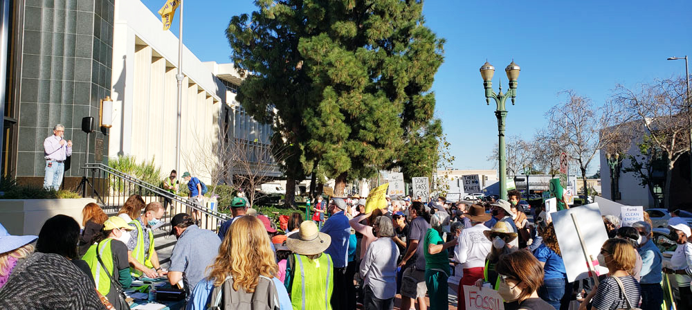 A great turnout—close to 250 people—in support of clean energy NOW for Glendale!